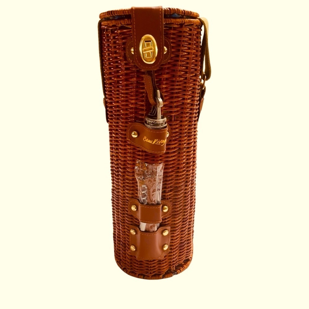 VTG Beau Rivage Wicker Wine Bottle Holder With Strap 14”L x 4.5”W x 5”D